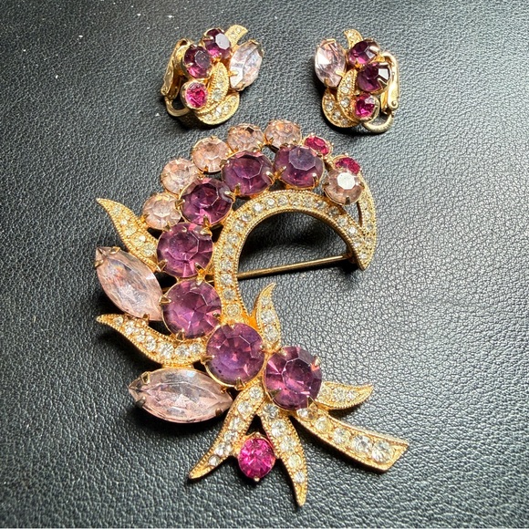 Vintage Eisenberg Ice Demi Parure 2 Shades of Purple Rhinestone Brooch Earrings - Picture 3 of 9